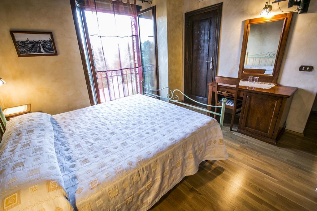 Agriturismo Col Morino Bed and Breakfast Pineto Habitación foto